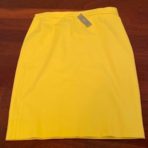 NWT J Crew No. 2 Pencil Skirt. Size 6, in Yellow